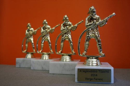 Tűzoltó szobor gravírozható