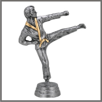 FIGURA Karate 12 cm Ezüst/Arany gravírozható