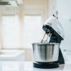 Kézi mixer keverőtállal, 7 sebességi fokozattal