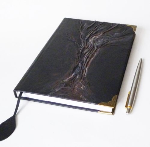Bőr borítású napló - fekete fa mintával A5