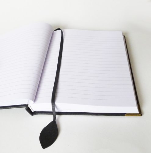 Bőr borítású napló - fekete fa mintával A5