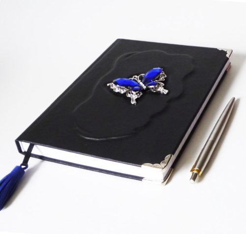 Bőr borítású napló - fekete kék pillangóval A5