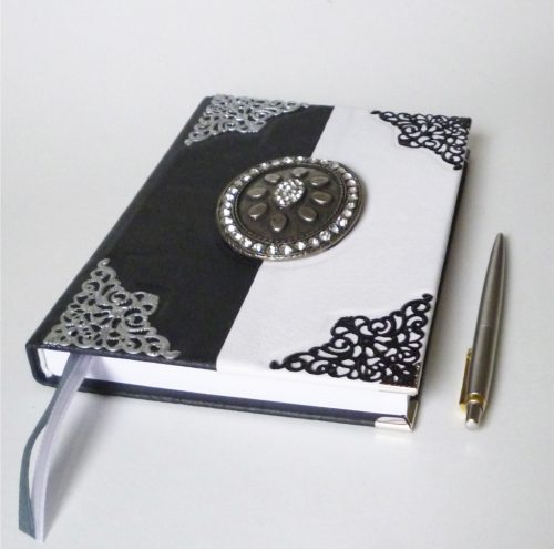 Bőr borítású napló - fekete-fehér I. A5