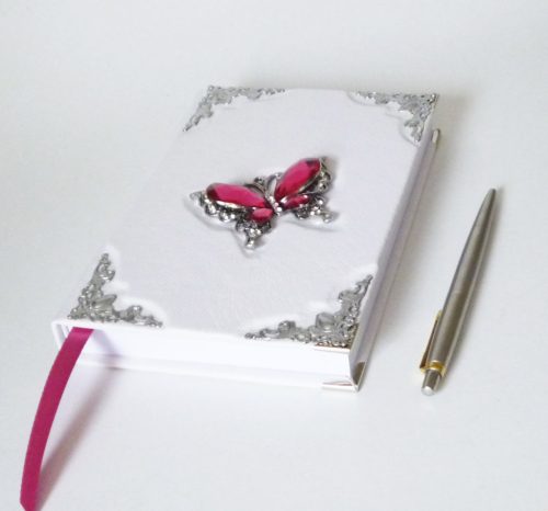 Bőr borítású napló - fehér, pink pillangóval